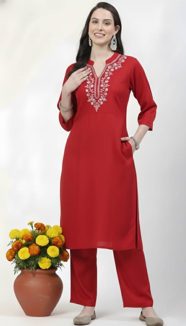 Red embroidered rayon kurta Pant