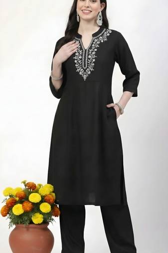 Black embroidered rayon kurta Pant