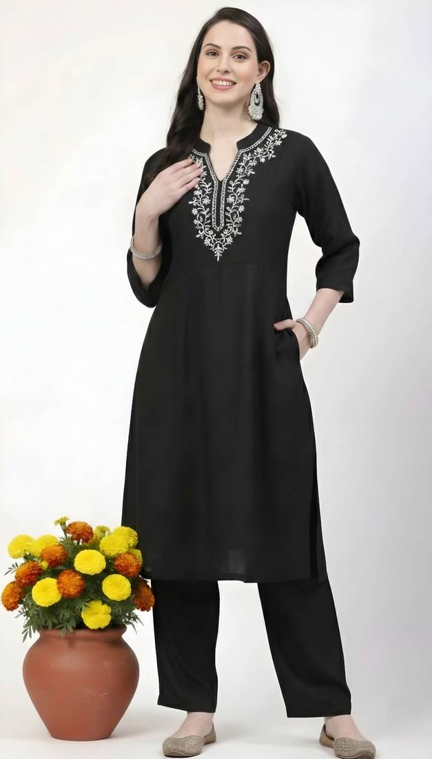Black embroidered rayon kurta Pant