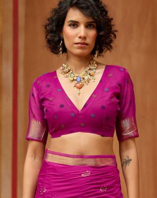 pink munga cotton saree with organza woven pallu  party & uniform wear 3