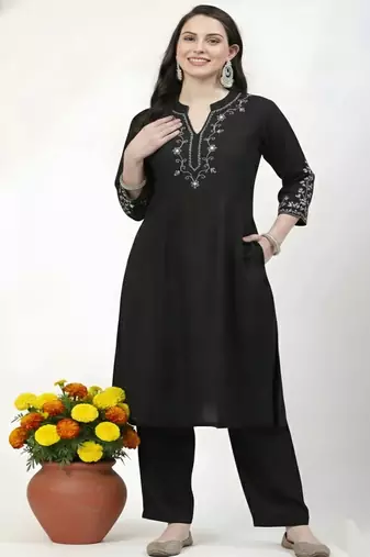 Black embroidered rayon kurta Pant