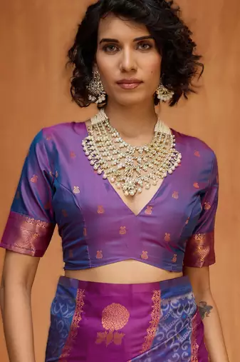 navy bule silk blend blend saree with blouse piece