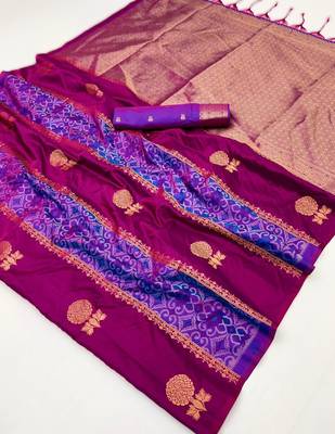 navy bule silk blend blend saree with blouse piece 3