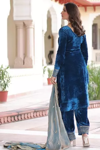 Morpich Velvet Sequins & Zari Embroidered Kurta Set