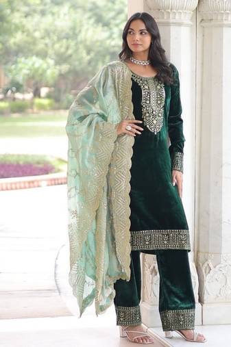 Green Velvet Zari & Sequins Embroidered Kurta Set