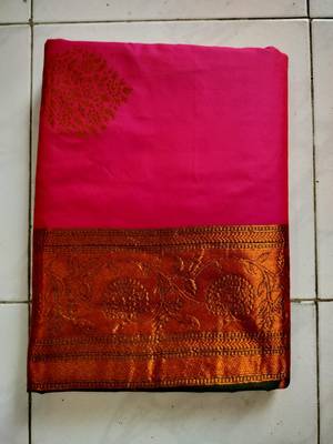 Pink woven kanchipuram silk Blend saree with blouse 3