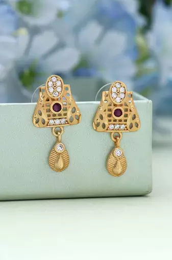 Gold color antique earrings