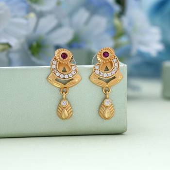 Gold color antique earrings 1