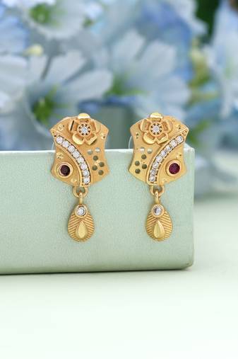 Gold color antique earrings