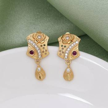 Gold color antique earrings 1