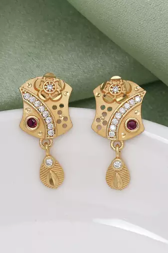 Gold color antique earrings