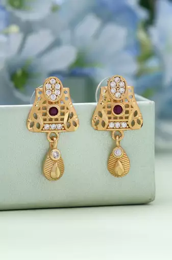 Gold color antique earrings