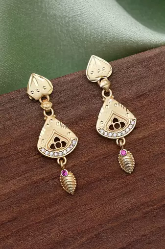 Gold color antique earrings
