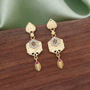 Gold color antique earrings 1