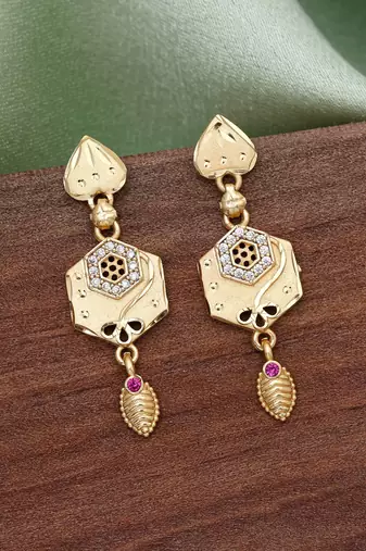Gold color antique earrings