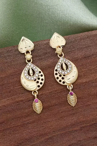 Gold color antique earrings