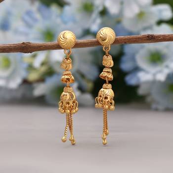 Gold color antique earrings 1
