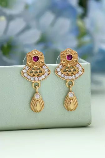 Gold color antique earrings