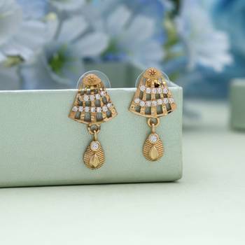 Gold color antique earrings 1
