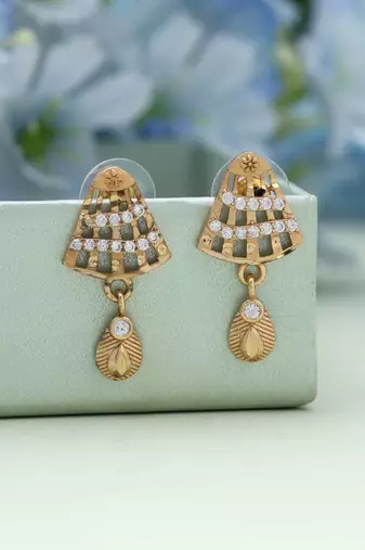 Gold color antique earrings