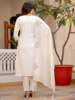 white elegant viscose mango silk embroidered kurti pant set with dupatta 2