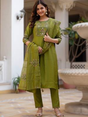 mehendi elegant viscose mango silk embroidered kurti pant set with dupatta 1
