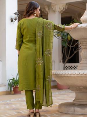 mehendi elegant viscose mango silk embroidered kurti pant set with dupatta 2