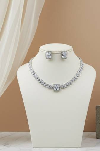 Rubans silver-toned stone-studded jewellery set