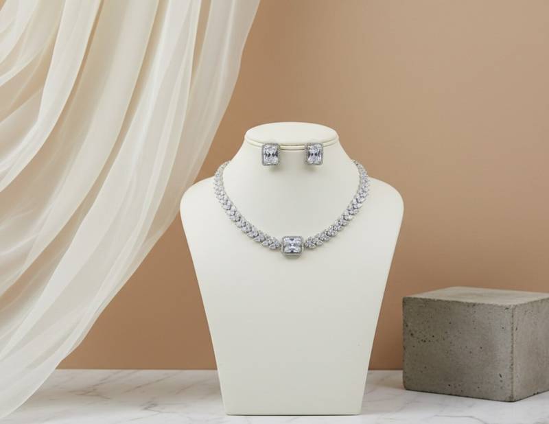 Rubans silver-toned stone-studded jewellery set