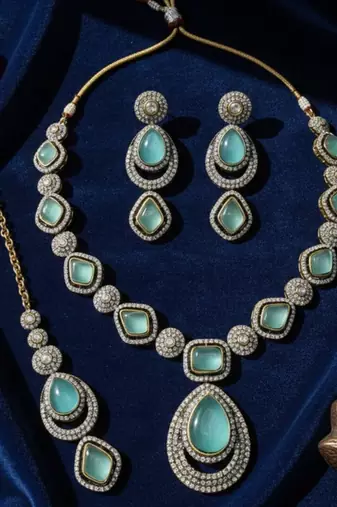 The aquamarine halo suite