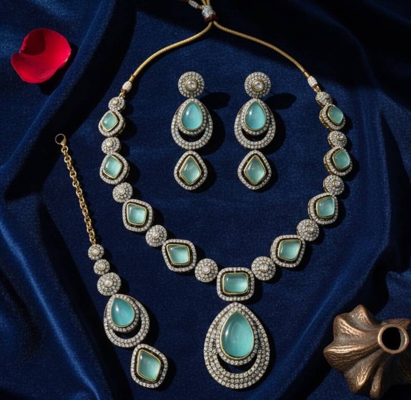 The aquamarine halo suite