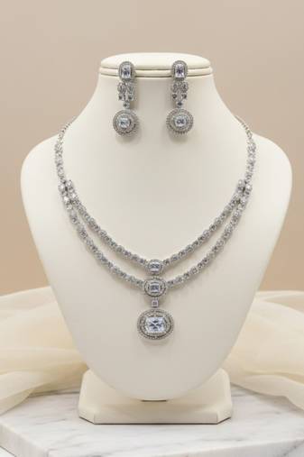 Radiant crystal halo set