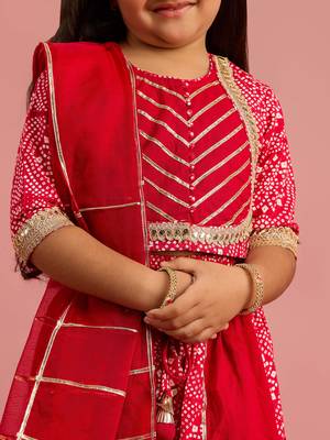 girls red bandhani printed lehenga choli set with organza dupatta  2