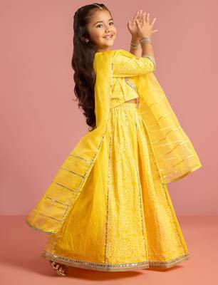 yellow bandhani printed lehenga choli set with organza dupatta 4