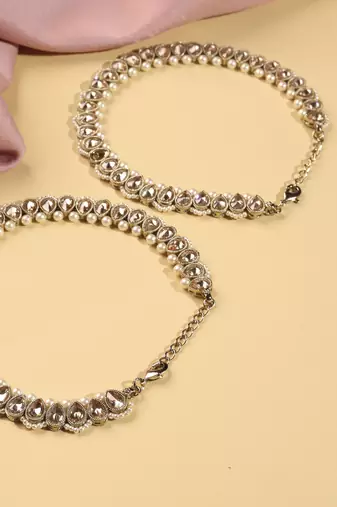 Astonish oval shape pearl brown kundan stone antique gold plated set of 2 anklet(payal) for women