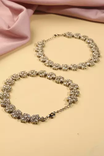 Dazzling flower design brown kundan stone antique gold plated set of 2 anklet(payal) for women