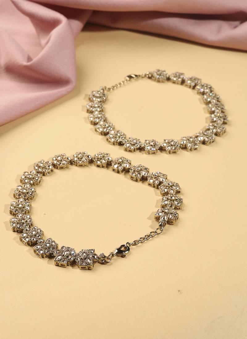 Dazzling flower design brown kundan stone antique gold plated set of 2 anklet(payal) for women