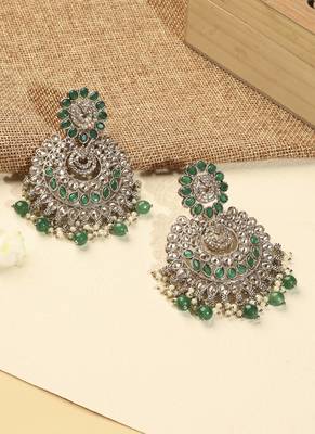 Lavish chandelier & circle shape green kundan stone antique gold plated chandelier earring for women 3