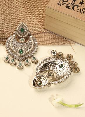Modern chandelier shape & pearl green kundan stone antique gold plated chandelier earring for women 4