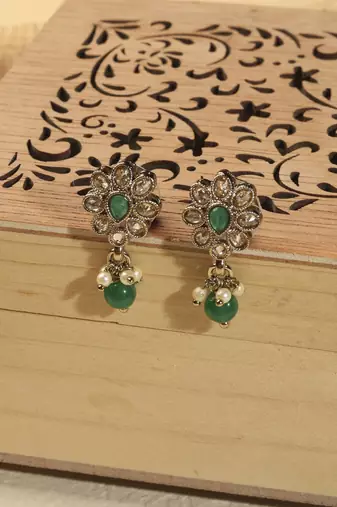Modish flower design and circle green kundan stone antique gold plated dangle earring for women