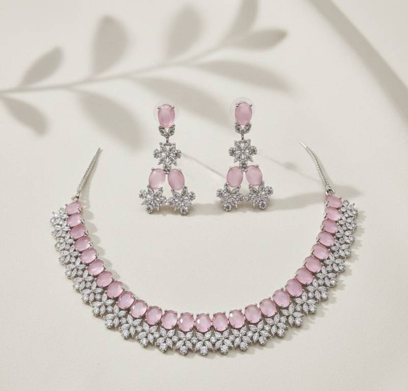 Lustrous tiered halo set