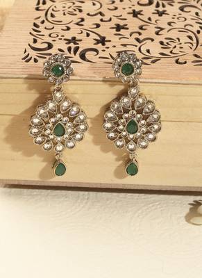 Round flower shape green kundan stone antique gold plated brass dangle earring maang tikka for women 1