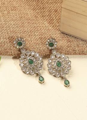 Round flower shape green kundan stone antique gold plated brass dangle earring maang tikka for women 3