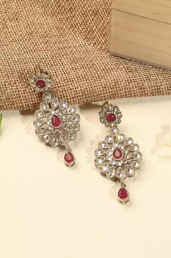 Round flower shape red kundan stone antique gold plated brass dangle earring maang tikka for women