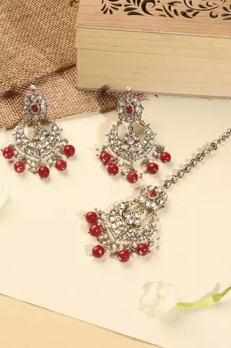 Chandelier red pearl brown kundan stone antique gold plated brass earring with maang tikka for women