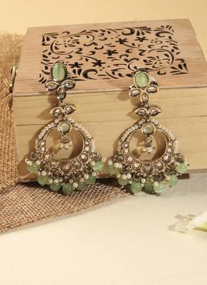 Leaf shape green pearl brown kundan gold plated brass chandelier earring maang tikka for women 3