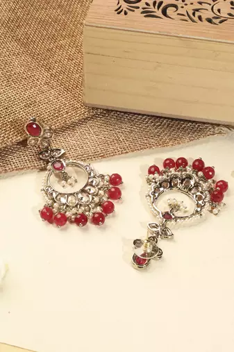 Leaf shape red pearl brown kundan gold plated brass chandelier earring with maang tikka for women