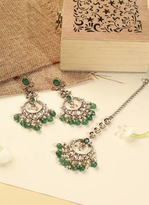 Leaf shape green pearl brown kundan gold plated brass chandelier earring with maang tikka for women 1