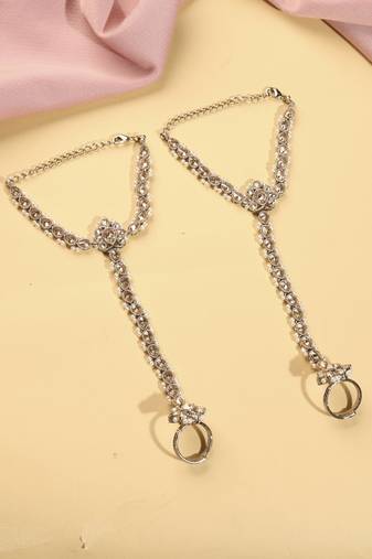 Flower and oval shape pearl brown kundan gold plated set of 2 brass hathpaan(hathphool) for women