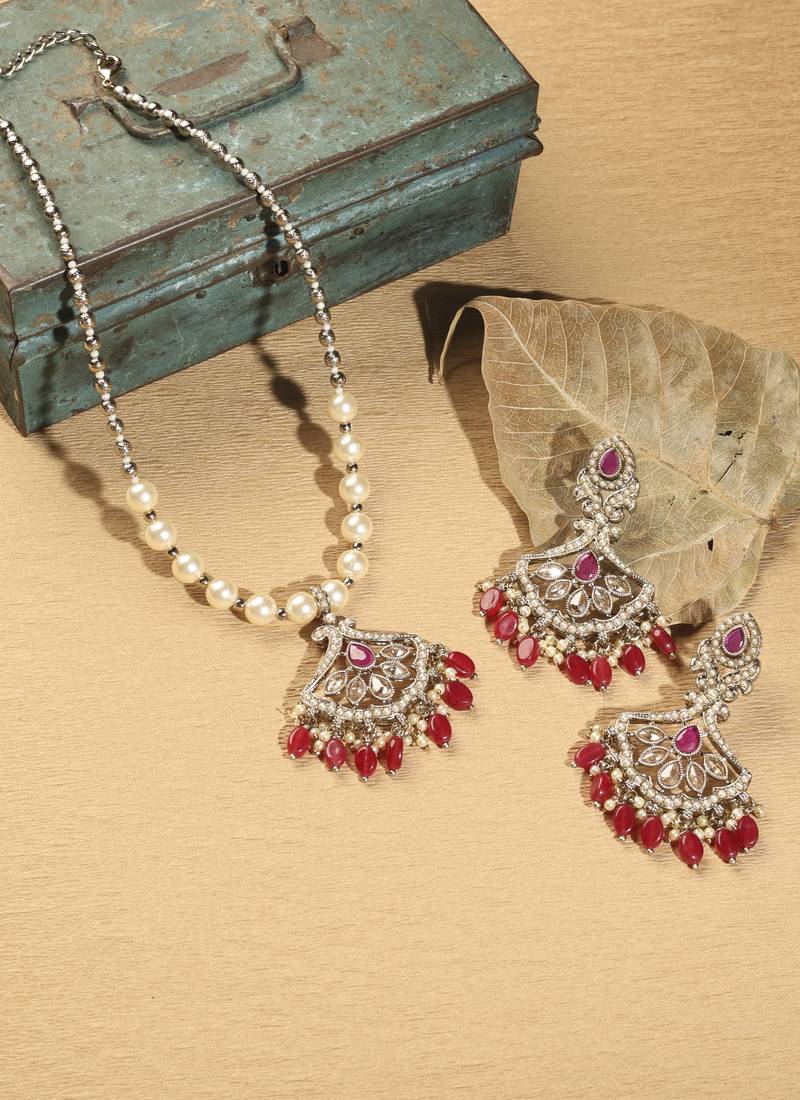 Flower shape mother of pearl red unkut kundan antique gold plated princess necklace set for women